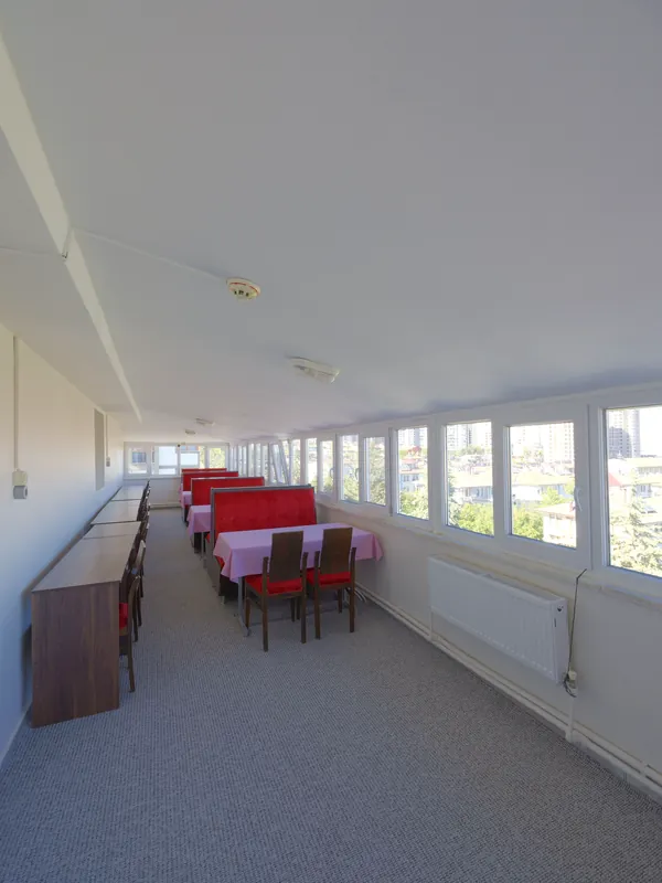 Panoramik Cam Balkon & Şehir Manzaralı Dinlenme Locaları