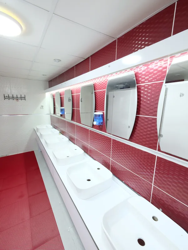 Modern Sıralı Lavabolar & Geniş Boy Aynaları